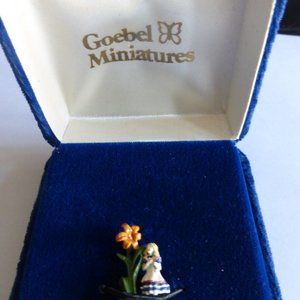 Goebel Miniature Figurine - 'Alice in the Garden'